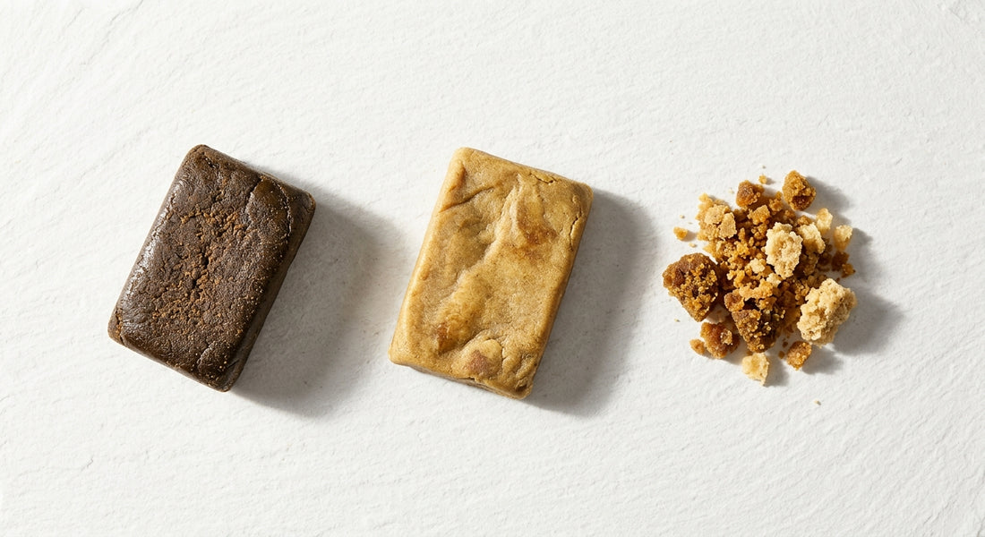 CBD hash velkoobchod různé typy hašiše na bílém povrchu velkoobchodní nabídka Hurcann