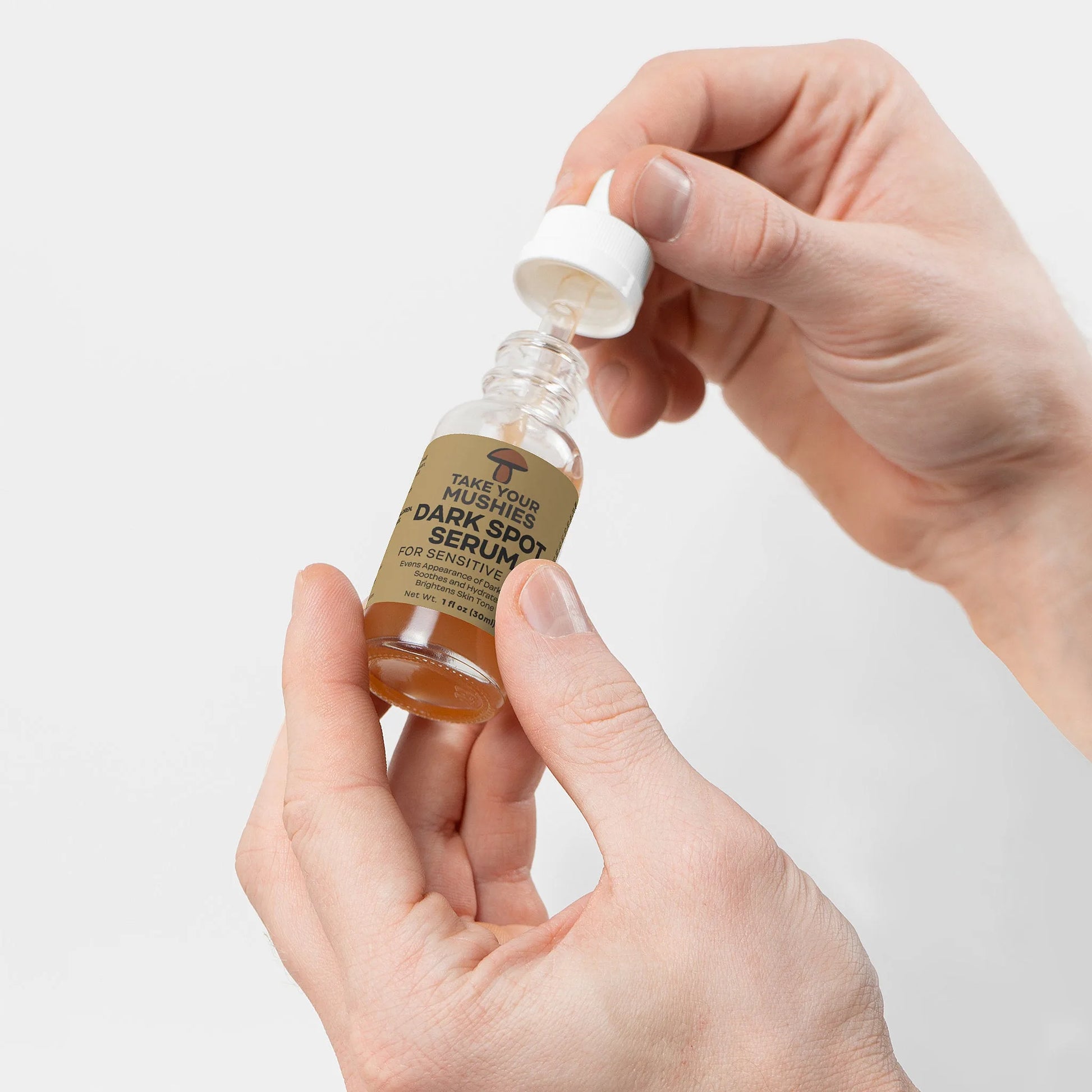 Dark Spot Serum for Sensitive Skin – facial care – detail view | Hurcann