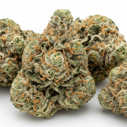 Aromatic layers of sweet berries, floral notes, and creamy dessert undertones blend together for a soft, perfume-like scent